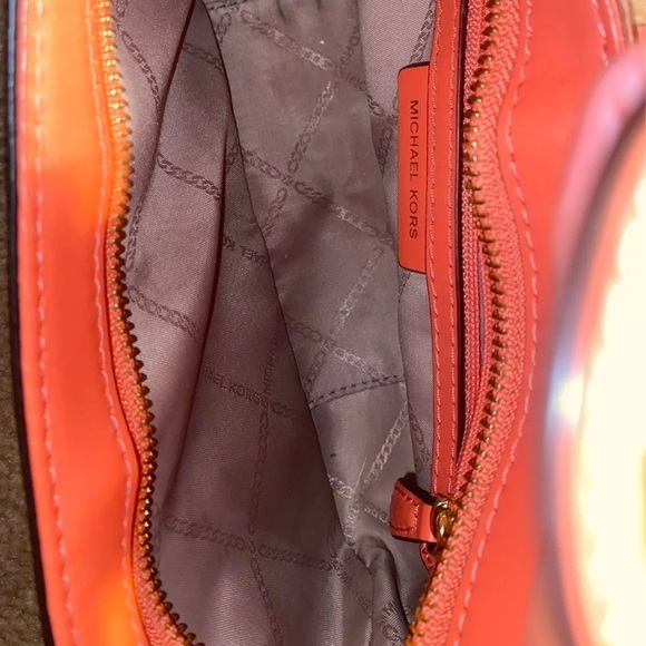 Michael kors purse - Picture 4 of 6